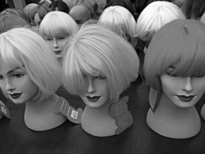 Perücken und Haarteile bei Haarscharf - Ihrem Friseur in Leiferde, Kreis Gifhorn